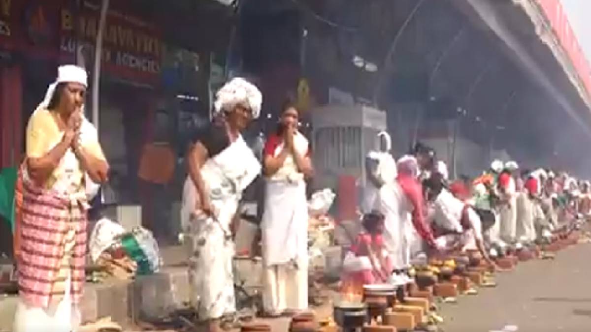 Lakhs of Women Offer Pongala at Attukal Temple in Thiruvananthapuram