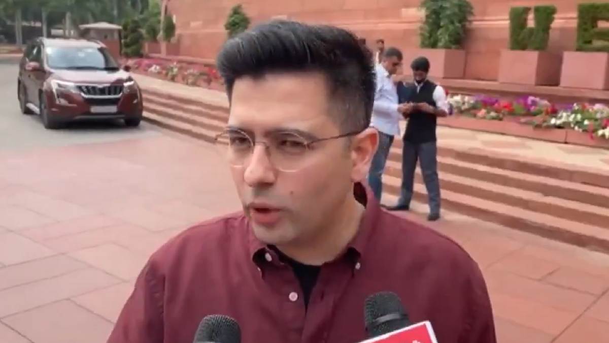 “Why Should Unused Data Expire?” Raghav Chadha Demands Mobile Data Rollover