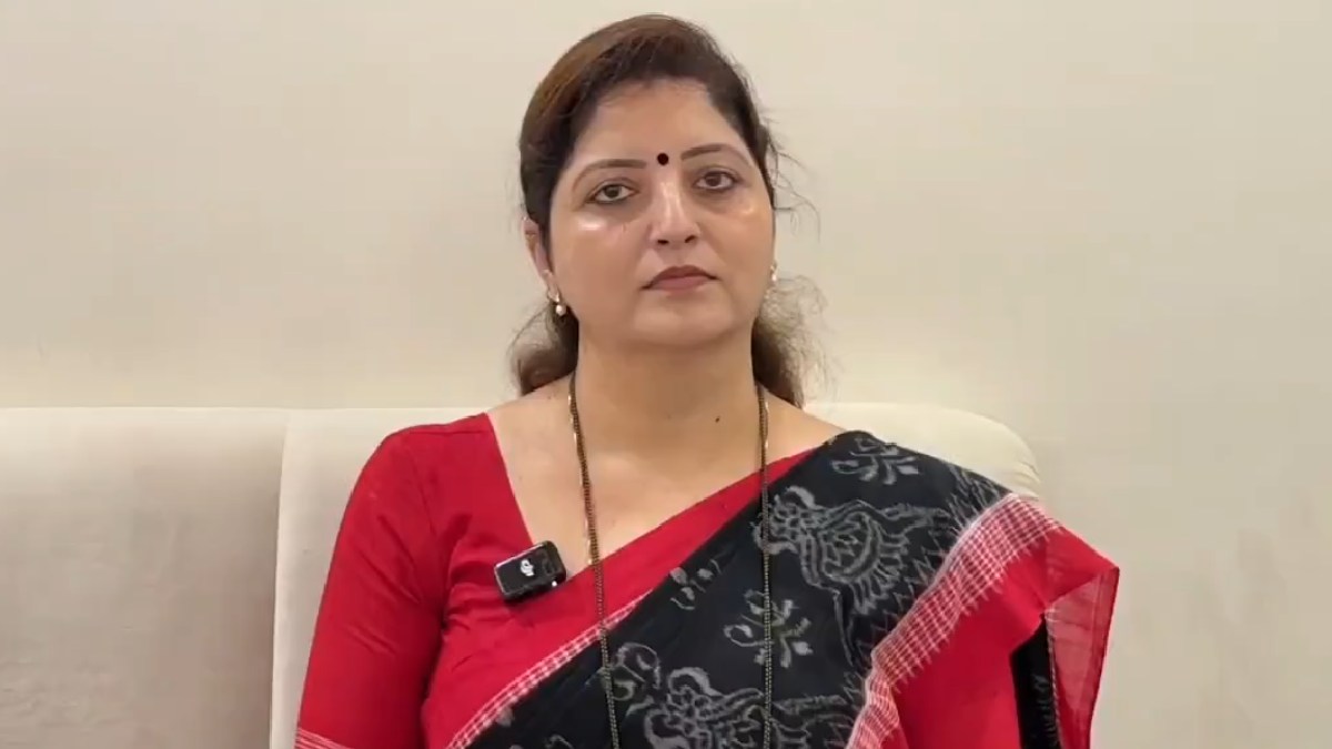 Ashok Kharat Controversy: Rupali Chakankar Steps Down, Sparks Deeksha Debate