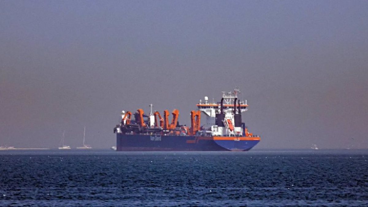 Iran Grants Exclusive Strait of Hormuz Access to China Amid Global Blockade