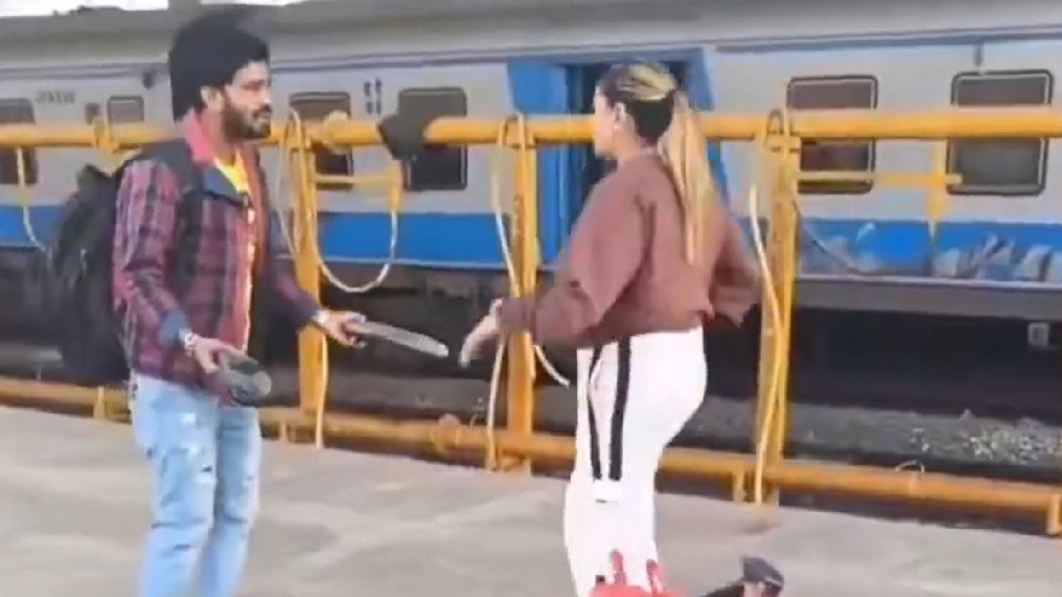 Man Hits Himself with Slipper After Wife’s Public Humiliation at Station