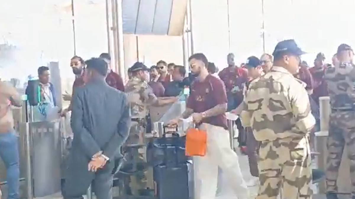 ಬೆಂಗಳೂರು ಏರ್‌ಪೋರ್ಟ್‌ನಲ್ಲಿ ಕಿಂಗ್ ಕೊಹ್ಲಿ ಅಬ್ಬರ - ಆರ್‌ಸಿಬಿ ಟೀಮ್ ನೋಡಿ ಫ್ಯಾನ್ಸ್ ಫುಲ್ ಖುಷ್!!