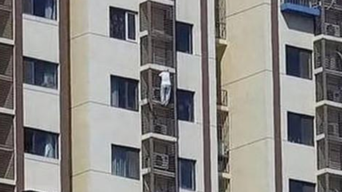 China: 89-Year-Old Woman Climbs From 27th Floor to Escape Locked Bedroom