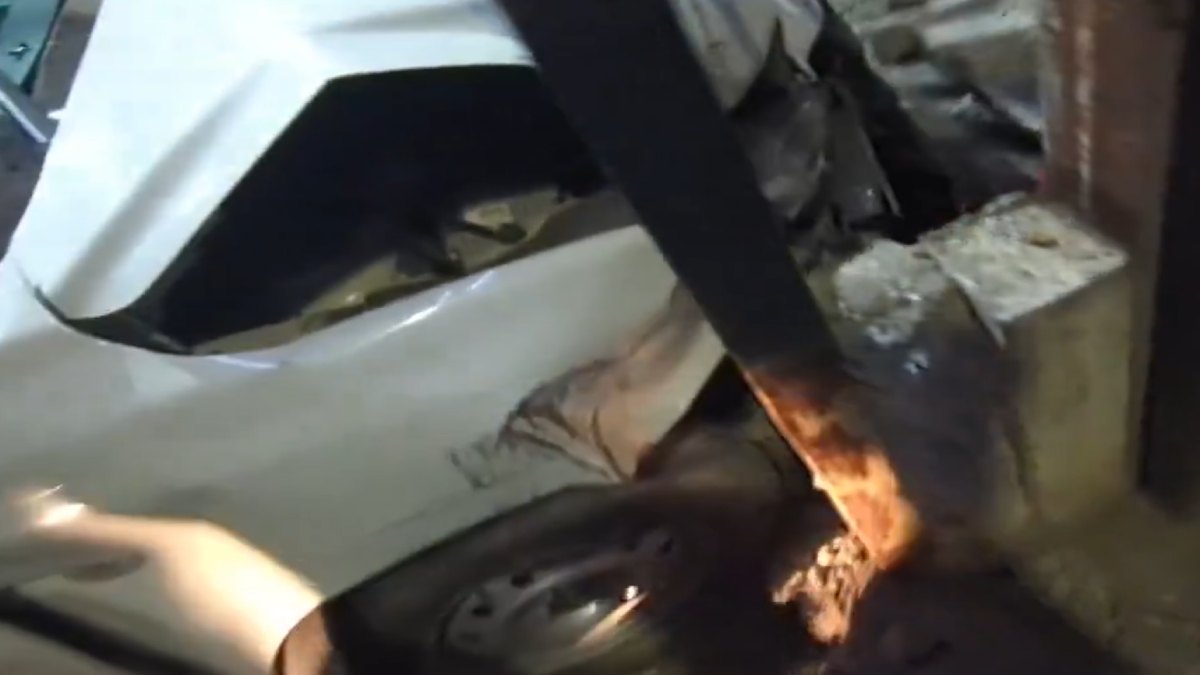 Bengaluru Drunk Driving Incident: Cab Driver Hits Bikes, Car Near BTM Signal