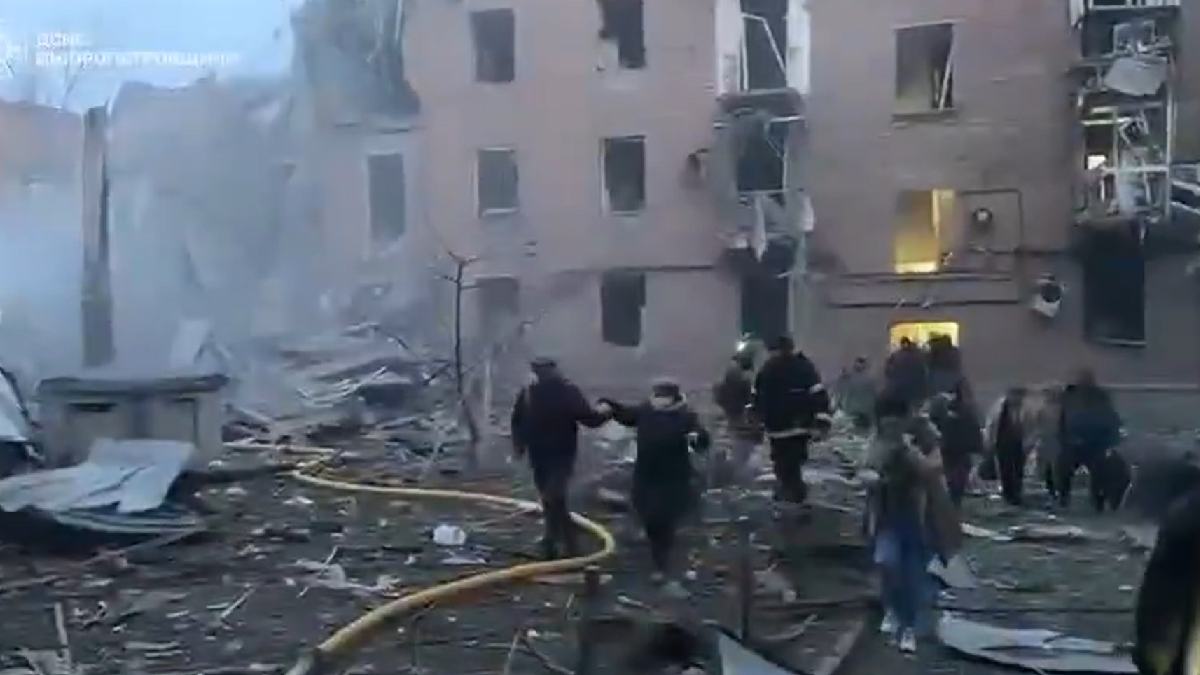 Dnipro Attack: Russian Strike Kills 4, Injures 30 Across Ukraine, Air Quality Worsens