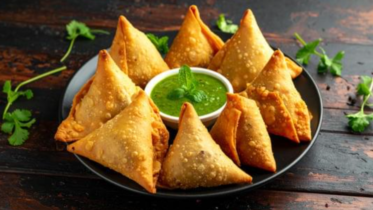 ಆಲೂಗಡ್ಡೆ ಸಮೋಸಕ್ಕೆ ಕೇವಲ 200 ವರ್ಷದ ಇತಿಹಾಸ | Photo Credit: CANVA