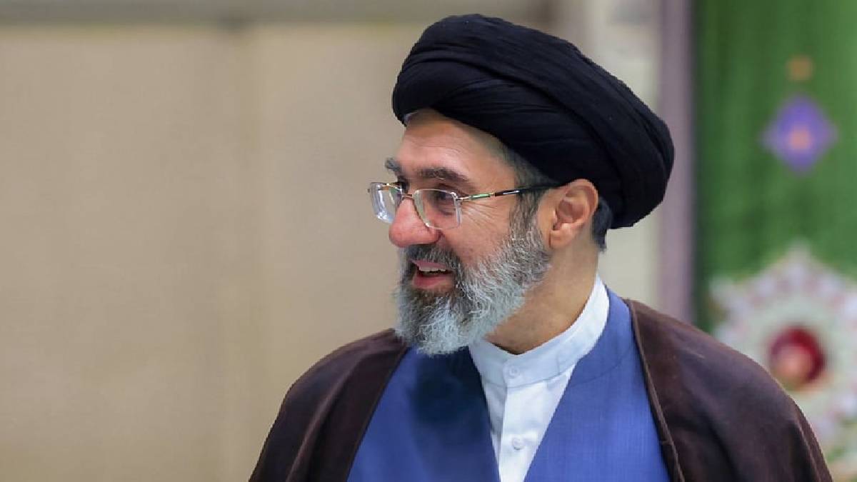 ಸಾವಿನ ದವಡೆಯಿಂದ ಪಾರಾದ್ರಾ ಮೊಜ್ತಾಬಾ ಖಮೇನಿ? ಬೆಡ್ ಮೇಲಿದ್ದೇ ಇರಾನ್ ಆಳುತ್ತಿರುವ 'ನಿಗೂಢ ನಾಯಕ'!!