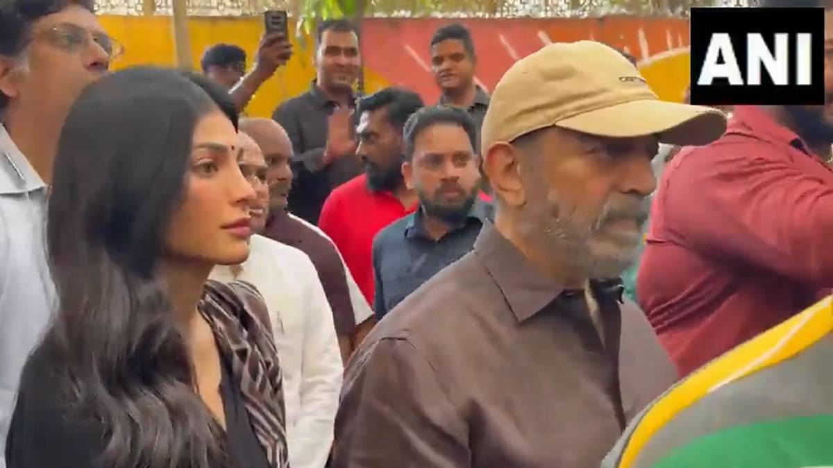 ನಟರಿಗೊಂದು ನ್ಯಾಯ, ಜನಸಾಮಾನ್ಯರಿಗೊಂದು ನ್ಯಾಯವೇ? ಕಮಲ್ ಹಾಸನ್ 'ಲೈನ್ ಜಂಪ್' ಬಗ್ಗೆ ನೆಟ್ಟಿಗರ ಆಕ್ರೋಶ!!