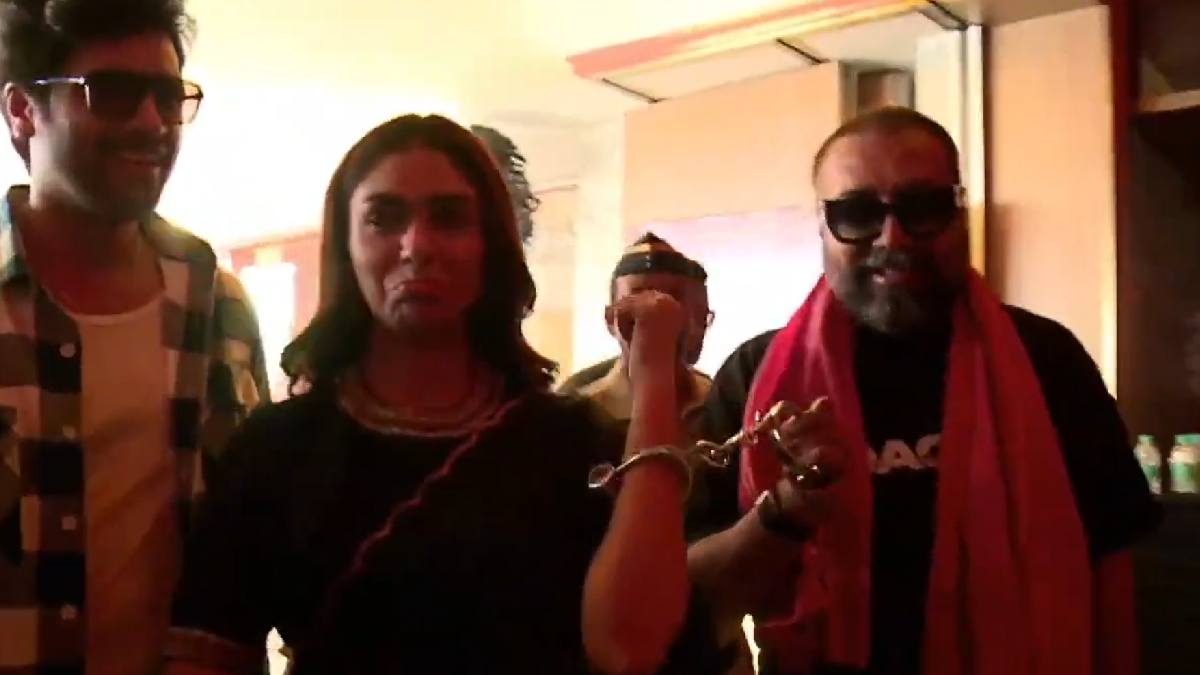 Mrunal Thakur “Arrested”? Truth Behind Viral Video Revealed