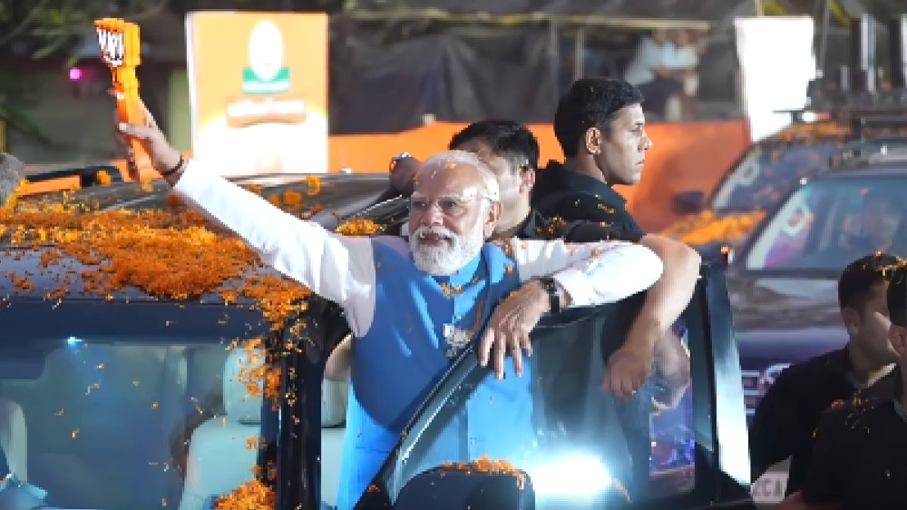 ಬಂಗಾಳದಲ್ಲಿ ಮೋದಿ ಹವಾ - ಬೆಂಗಾವಲು ಪಡೆ ನಿಂತಿದ್ದಕ್ಕೆ ಅಸಲಿ ಕಾರಣ ಇಲ್ಲಿದೆ!!