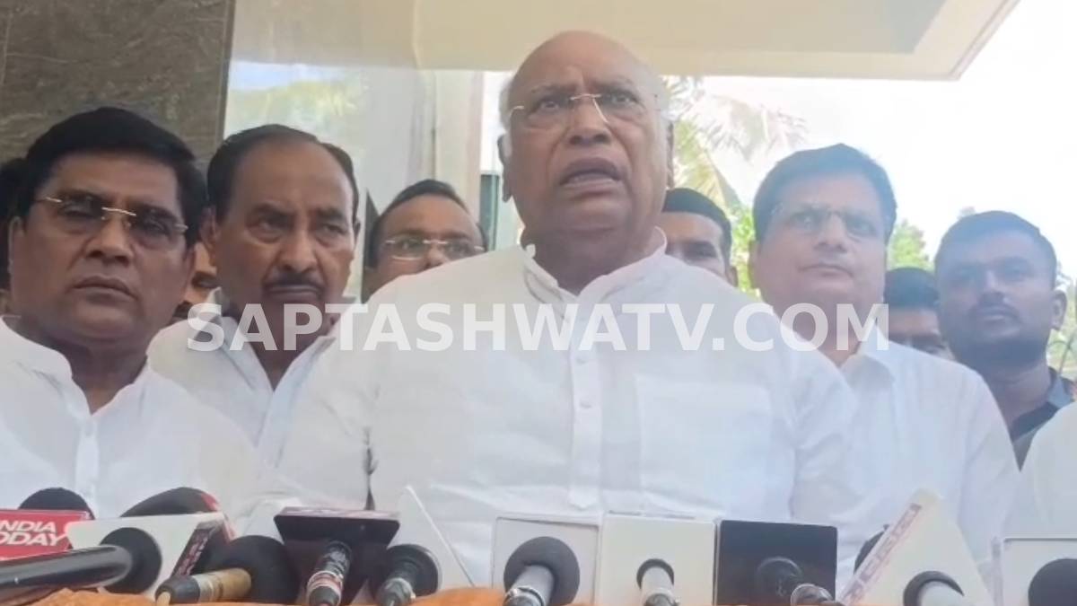 ಕಾಂಗ್ರೆಸ್ ಹೈಕಮಾಂಡ್‌ನಿಂದ 'ಬಿಗ್ ಟ್ವಿಸ್ಟ್' - ಕರ್ನಾಟಕದ ಮುಂದಿನ ಸಿಎಂ ಯಾರು ಅಂತಾ ಖರ್ಗೆ ಬಾಯ್ಬಿಟ್ಟೇ ಬಿಟ್ಟರು!!