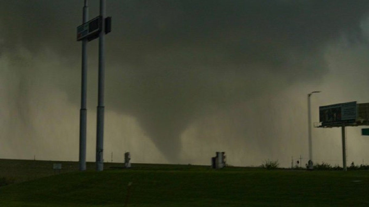Ottawa Tornado Warning | Photo Credit: https://x.com/KSArchaeologist