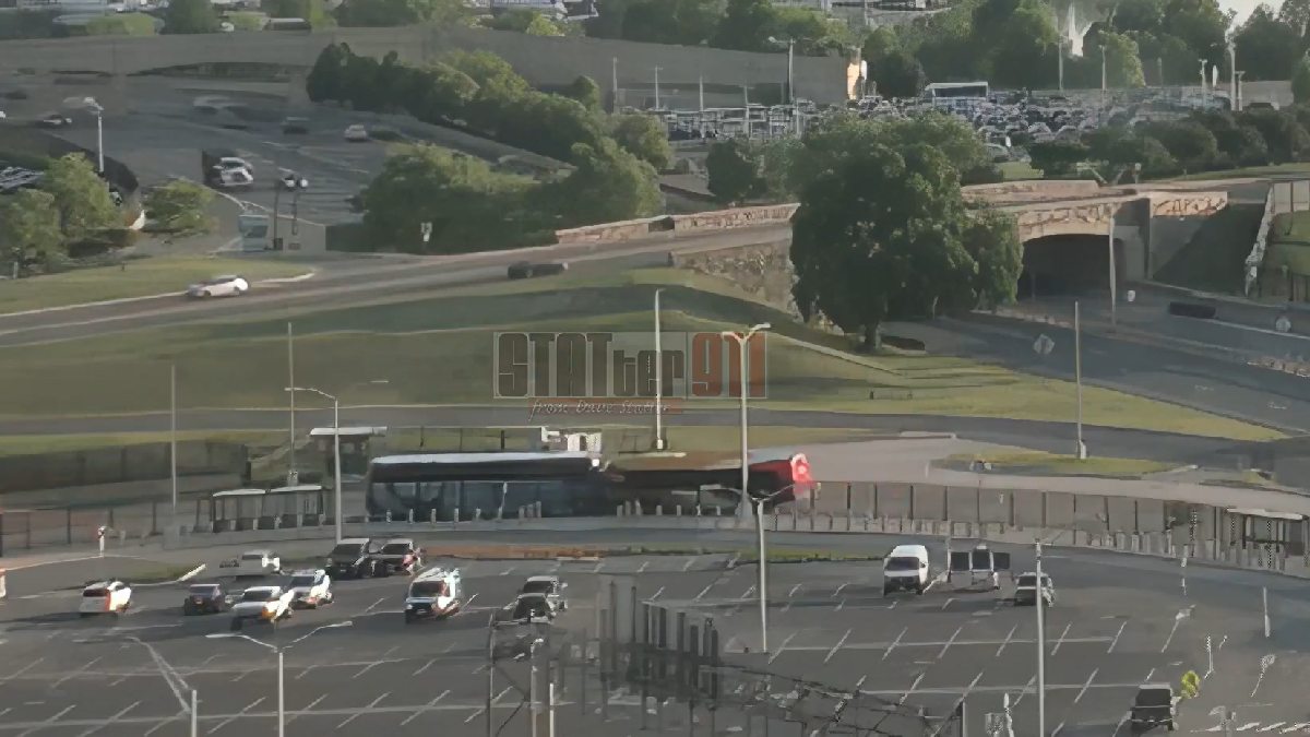 Pentagon Bus Crash | Photo Credit: https://x.com/ResistWire