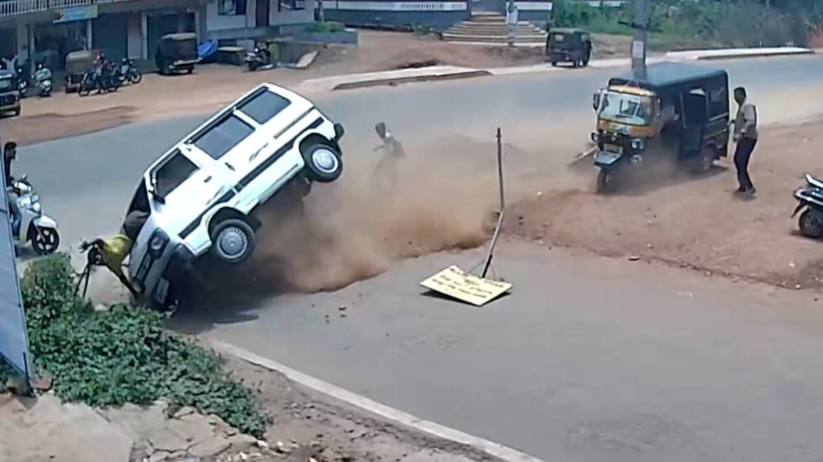 ಬೆಳ್ತಂಗಡಿಯಲ್ಲಿ ಭೀಕರ ಅಪಘಾತ: ನಡೆದುಕೊಂಡು ಹೋಗ್ತಿದ್ದವರ ಮೇಲೆ ನುಗ್ಗಿದ ಓಮ್ನಿ ಕಾರ್; ವಿಡಿಯೋ ವೈರಲ್!!