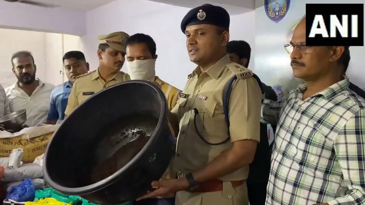 ರಸ್ತೆ ಬದಿ ನೀವು ಕುಡಿಯೋ ಟೀ ಹುಷಾರ್ - ಬರೋಬ್ಬರಿ 4,500 ಕೆಜಿ ಕಲಬೆರಕೆ ಟೀ ಪುಡಿ ಜಪ್ತಿ ಮಾಡಿದ ಪೊಲೀಸರು!!