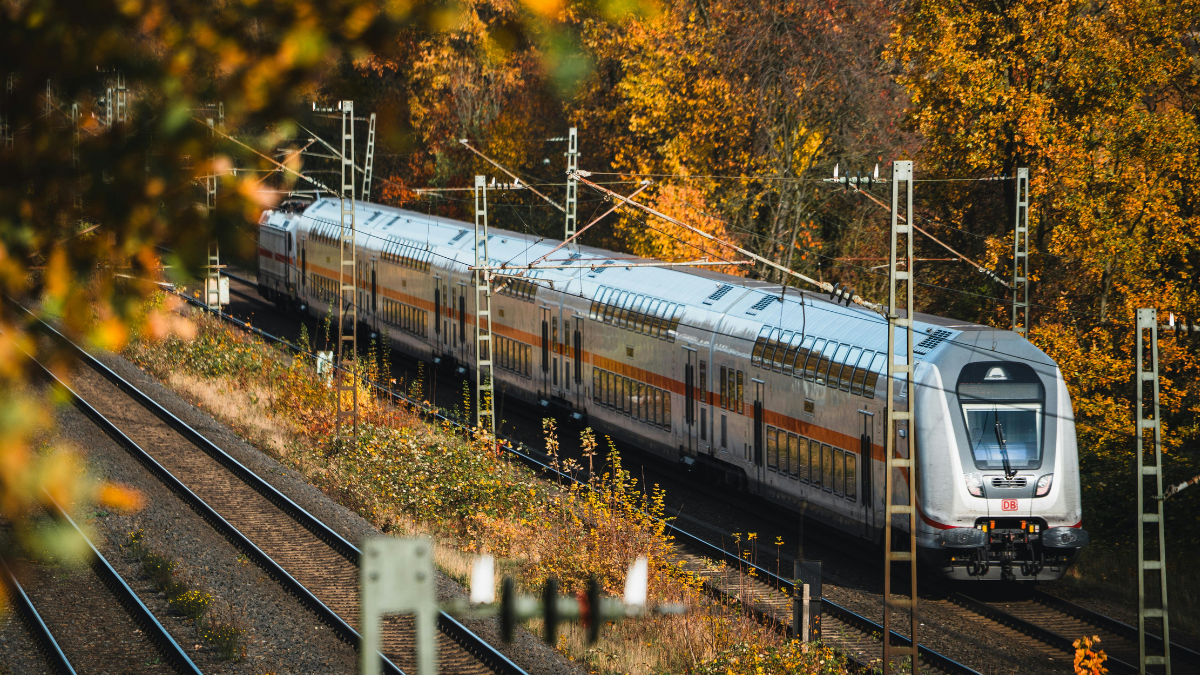 ಬೆಂಗಳೂರು-ಮುಂಬೈ ವಂದೇ ಭಾರತ್ ಸ್ಲೀಪರ್ - ಟಿಕೆಟ್ ದರ ಮತ್ತು ನಿಲ್ದಾಣಗಳ ಸಂಪೂರ್ಣ ಮಾಹಿತಿ ಇಲ್ಲಿದೆ!!
