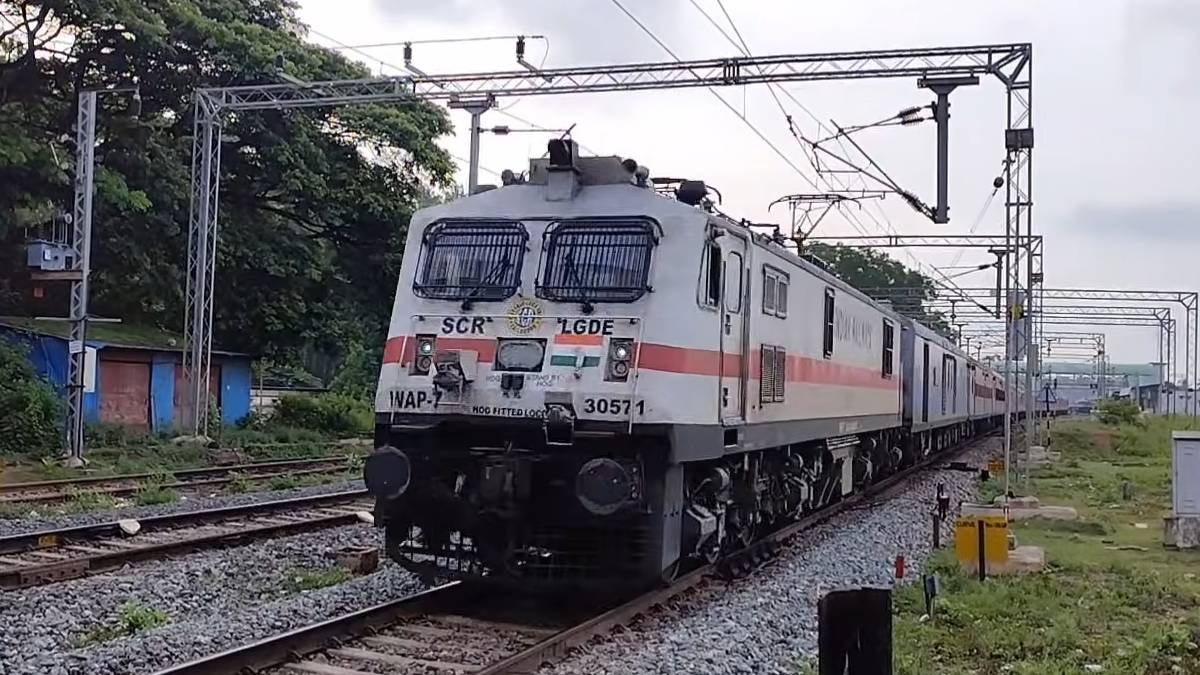 ಉತ್ತರ ಕರ್ನಾಟಕದ ಜನರಿಗೆ ಬಿಗ್ ಗಿಫ್ಟ್ - ಬೆಳಗಾವಿ–ಸಿಕಂದರಾಬಾದ್ ಹೊಸ ಎಕ್ಸ್‌ಪ್ರೆಸ್‌ ರೈಲಿಗೆ ಚಾಲನೆ!!