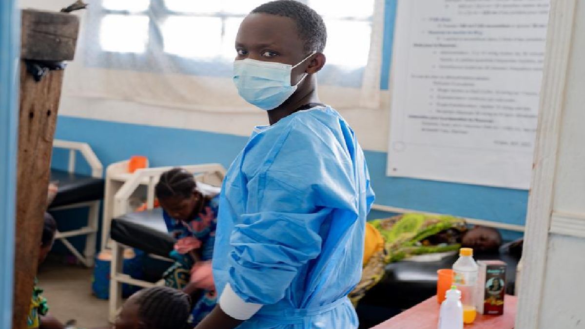 DR Congo Ebola Outbreak Kills 100+, Six Americans Exposed as CDC Responds