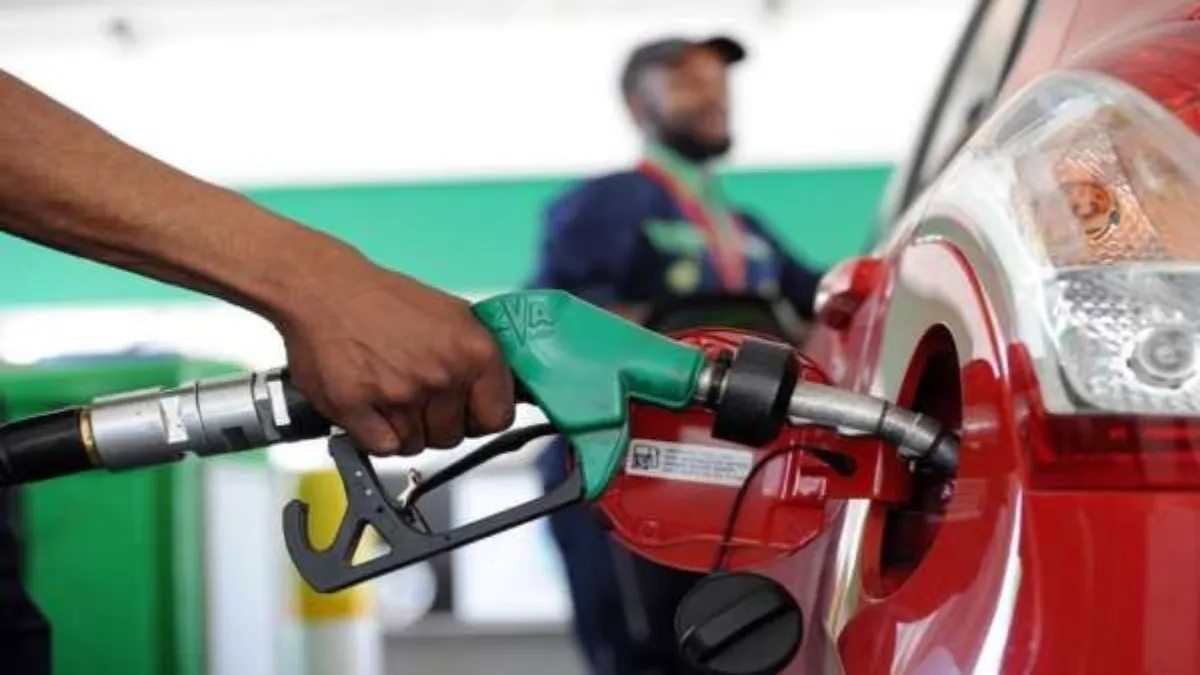 Petrol, Diesel Prices Likely to Rise by Rs 4-5 Per Litre From Midnight Amid Supply Shortage Fears