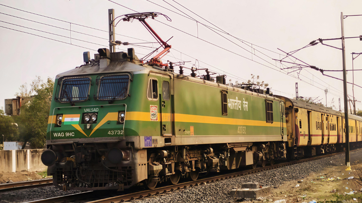 ವಿಜಯಪುರ-ಬಾಗಲಕೋಟೆ ರೈಲು ಭಾಗಶಃ ರದ್ದು | Photo Credit: CANVA