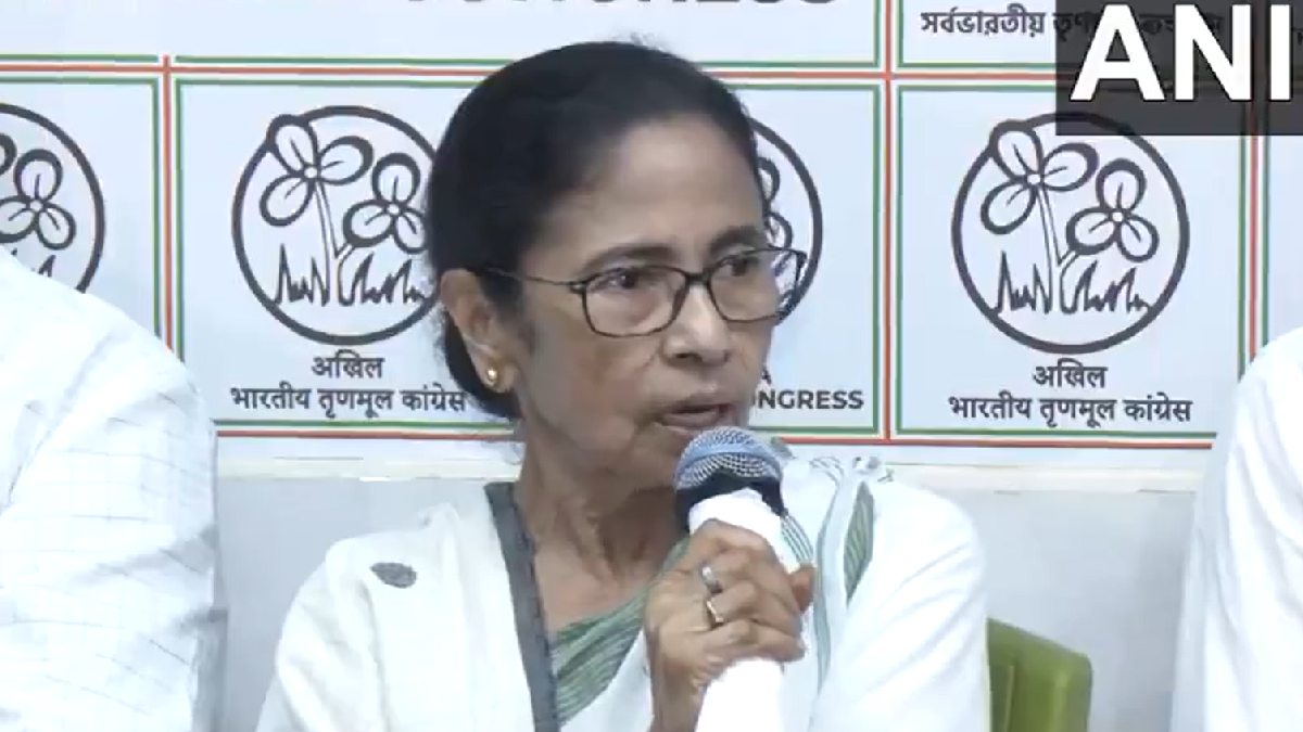 Mamata Banerjee Says ‘Will Not Resign’, Calls Chief Election Commissioner a ‘BJP Agent’