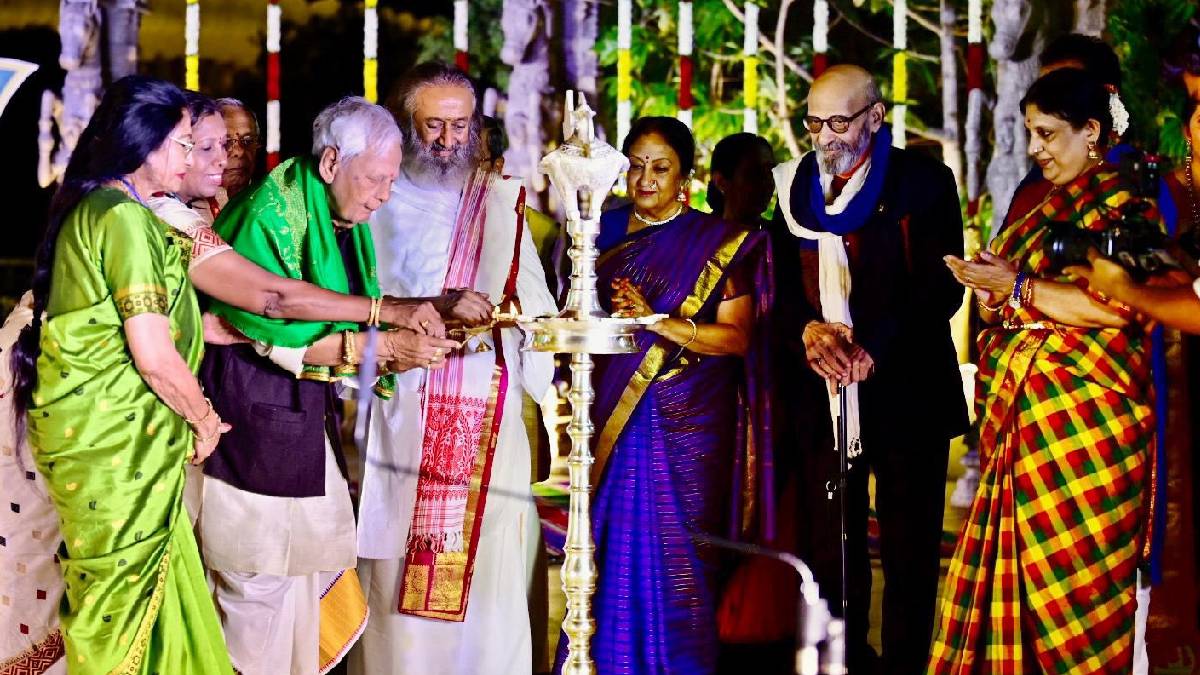 ಯುವ ಕಲಾವಿದರ ಜೊತೆ ದಿಗ್ಗಜರ ಅಪರೂಪದ ಸಮಾಗಮ | Photo Credit: https://x.com/Gurudev