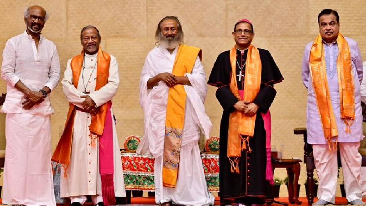 ಬೆಂಗಳೂರು ಆಶ್ರಮದಲ್ಲಿ ಜಾಗತಿಕ ಇತಿಹಾಸ - ಗುರೂಜಿ ನೇತೃತ್ವದಲ್ಲಿ ನಡೆಯಿತು ವಿಶ್ವದ ಅತಿದೊಡ್ಡ ಸಾಮೂಹಿಕ ಧ್ಯಾನ!!