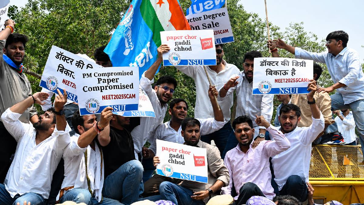 ದೇಶದಲ್ಲಿ ಬರೋಬ್ಬರಿ 89 ಬಾರಿ ಪ್ರಶ್ನೆಪತ್ರಿಕೆ ಸೋರಿಕೆ? ಮಾಧ್ಯಮಗಳ ಮುಂದೆ ಕೇಂದ್ರದ ವಿರುದ್ಧ ನಿಗಮ್ ಭಂಡಾರಿ ಸಿಡಿಸಿದ ಹೊಸ ಬಾಂಬ್!!