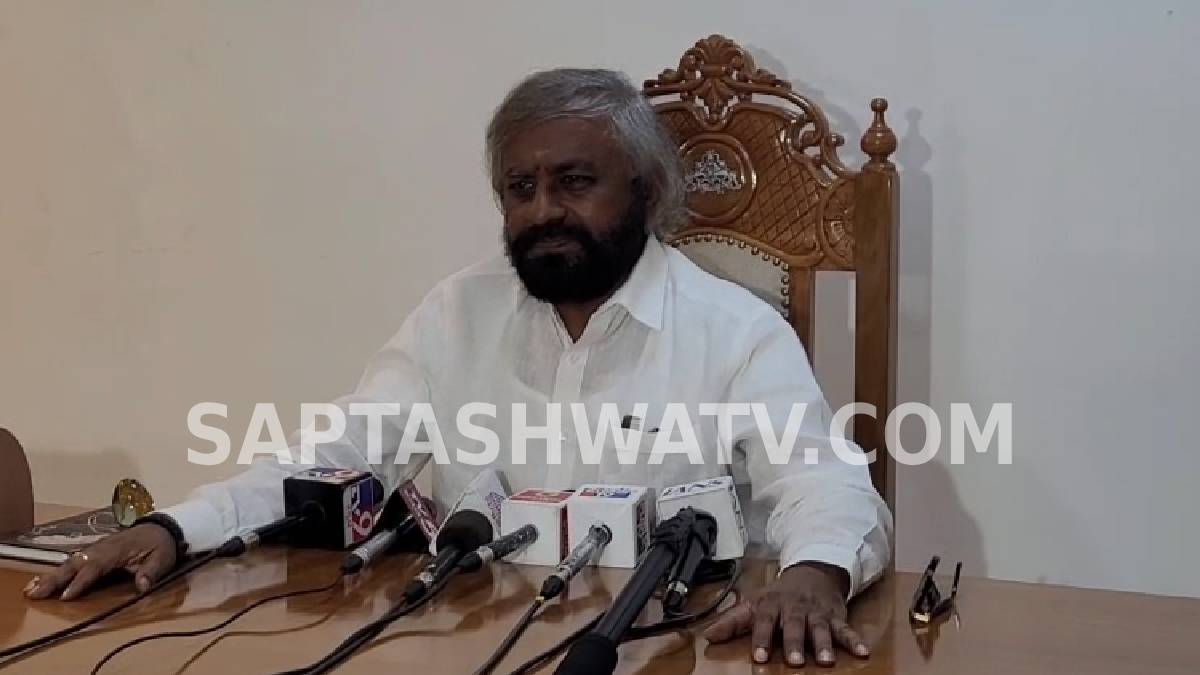 ವರಿಷ್ಠರು ಬೆಂಗಳೂರಲ್ಲೇ ಇರಲು ಹೇಳಿದ್ದಾರೆ - ಹೊಸ ಸರ್ಕಾರ ರಚನೆ ಬೆನ್ನಲ್ಲೇ ಸಚಿವ ಖಂಡ್ರೆ ಬಿಚ್ಚಿಟ್ಟ ಇಂಟರೆಸ್ಟಿಂಗ್ ಸುದ್ದಿ!!