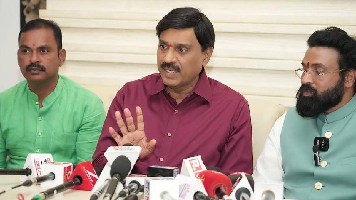 ಜೂನ್‌ನಲ್ಲಿ ಶಾಲೆ ಆರಂಭಕ್ಕೂ ಮುನ್ನವೇ ಶುರುವಾಯ್ತು ಹೈಡ್ರಾಮಾ - ಉಚಿತ ಕೇಸರಿ ಶಾಲ್ ವಿತರಣೆಗೆ ಬಿಜೆಪಿ ನಾಯಕರ ಭರ್ಜರಿ ಪ್ಲಾನ್!!