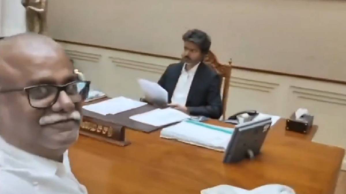 ಸಿಎಂ ವಿಜಯ್ ವೀಡಿಯೊ ಭಾರಿ ವೈರಲ್ - ಸಚಿವಾಲಯದ ಚೇಂಬರ್‌ನಿಂದ ಹೊರಬಂದ ಆ ದೃಶ್ಯ ಇಲ್ಲಿದೆ ನೋಡಿ!!