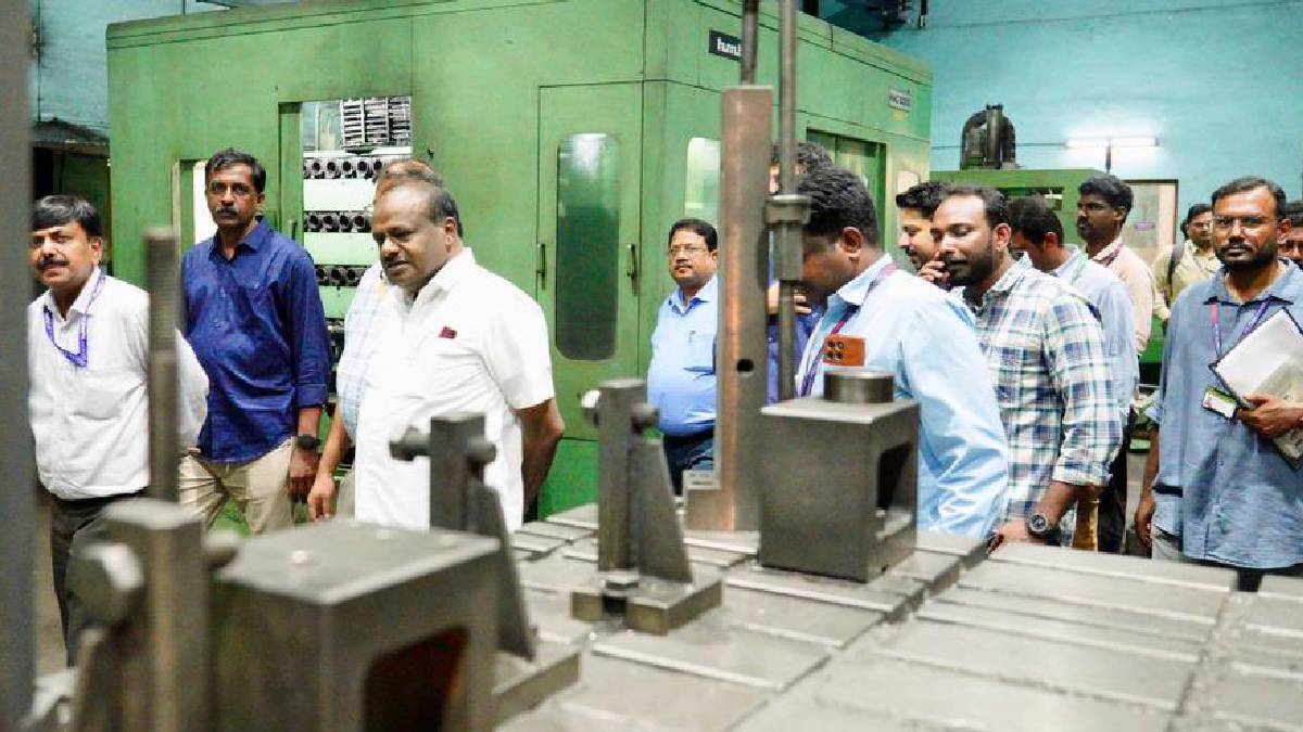 ನೌಕಾಸೇನೆಯ 'ಸೋನಾರ್ ಗೇರ್' ಸೀಕ್ರೆಟ್ಸ್ ವೀಕ್ಷಿಸಿದ ಹೆಚ್.ಡಿ. ಕುಮಾರಸ್ವಾಮಿ | Photo Credit: https://x.com/hd_kumaraswamy