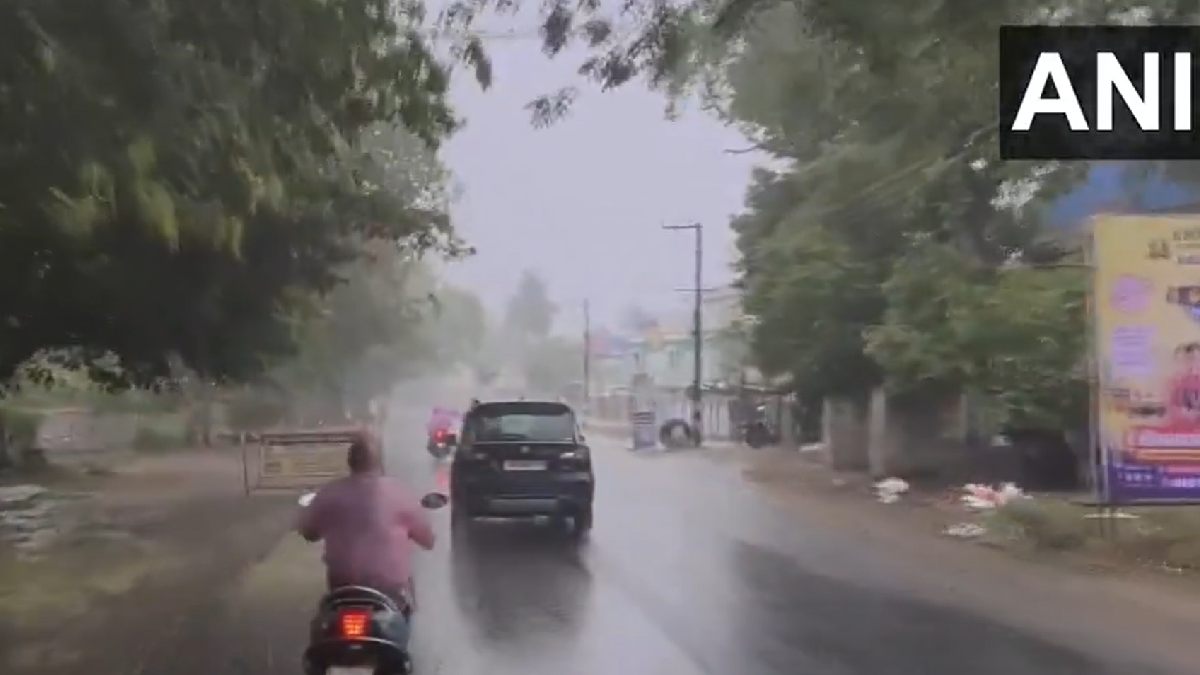 Puducherry Receives Heavy Rainfall, Waterlogging Disrupts Normal Life