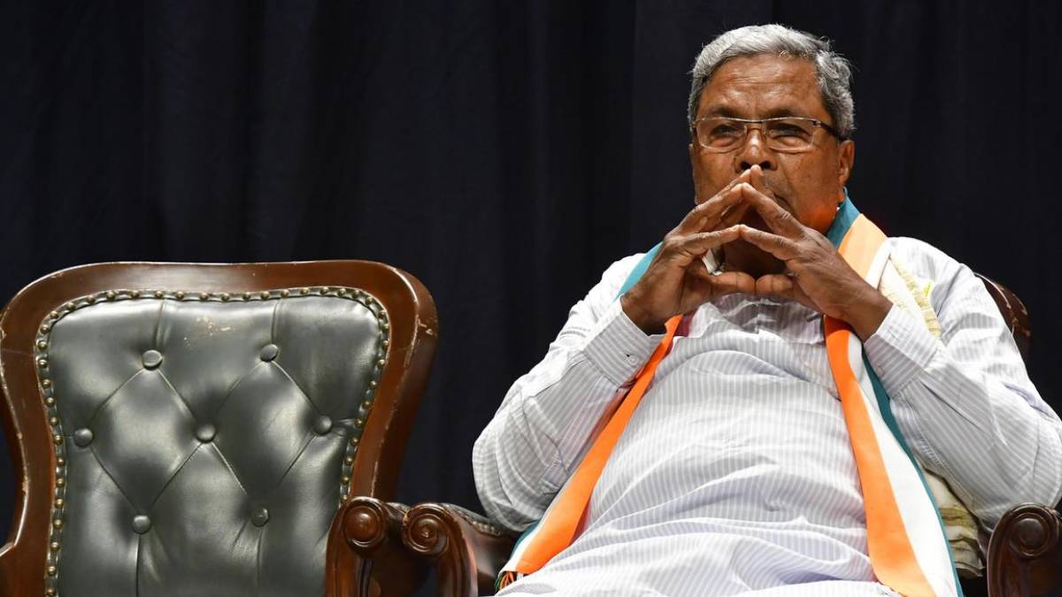 ಸಿದ್ದರಾಮಯ್ಯ ರಾಜೀನಾಮೆ ಪತ್ರಿಕಾಗೋಷ್ಠಿ! | Photo Credit: https://www.thehindu.com