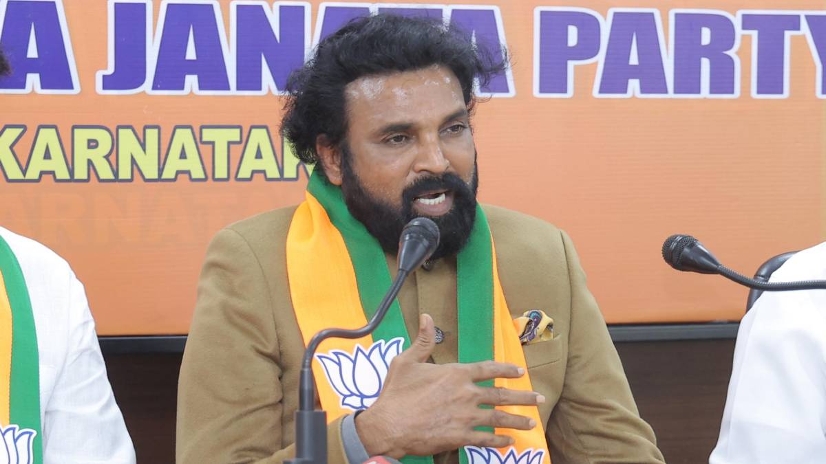 ಡಿಕೆಶಿ-ಖರ್ಗೆ ಸೇರಿ ಕಾಲು ಎಳೆದ್ರು - ಸಿದ್ದರಾಮಯ್ಯರವರನ್ನು ಕೆಳಗಿಳಿಸಿ ಅವಮಾನ ಮಾಡಿದ್ರು ಎಂದ ರಾಮುಲು; ಹೇಳಿದ್ದೇನು?