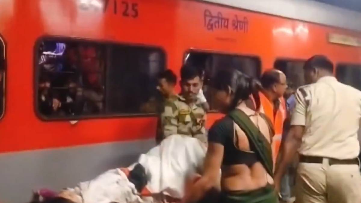 ಚಲಿಸುವ ರೈಲಿನಲ್ಲಿ ಹೆರಿಗೆ – ಮಾನವೀಯತೆ ಮೆರೆದ RPF! | Photo Credit: https://x.com/thetatvaindia