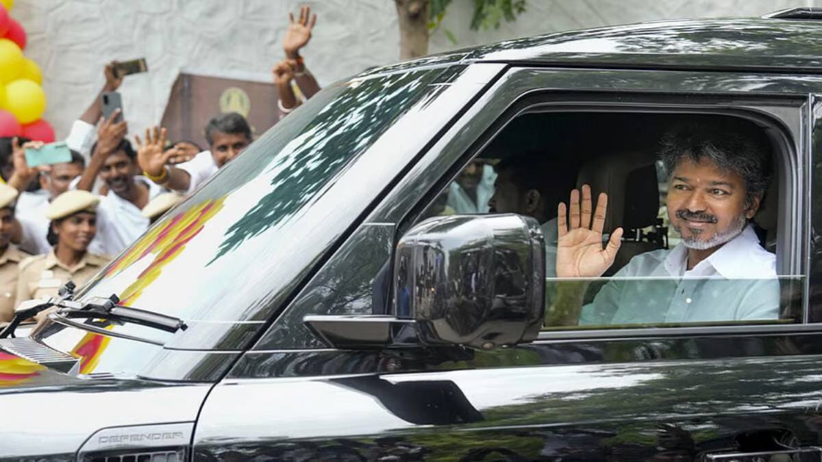 ತಮಿಳುನಾಡು ‘ಹಂಗ್’ ಅಸೆಂಬ್ಲಿ: ಸಿಎಂ ಆಗ್ತಾರಾ ದಳಪತಿ? ಅಧಿಕಾರ ಹಿಡಿಯಲು ವಿಜಯ್ ಮುಂದಿರುವ 4 ದಾರಿಗಳು!!