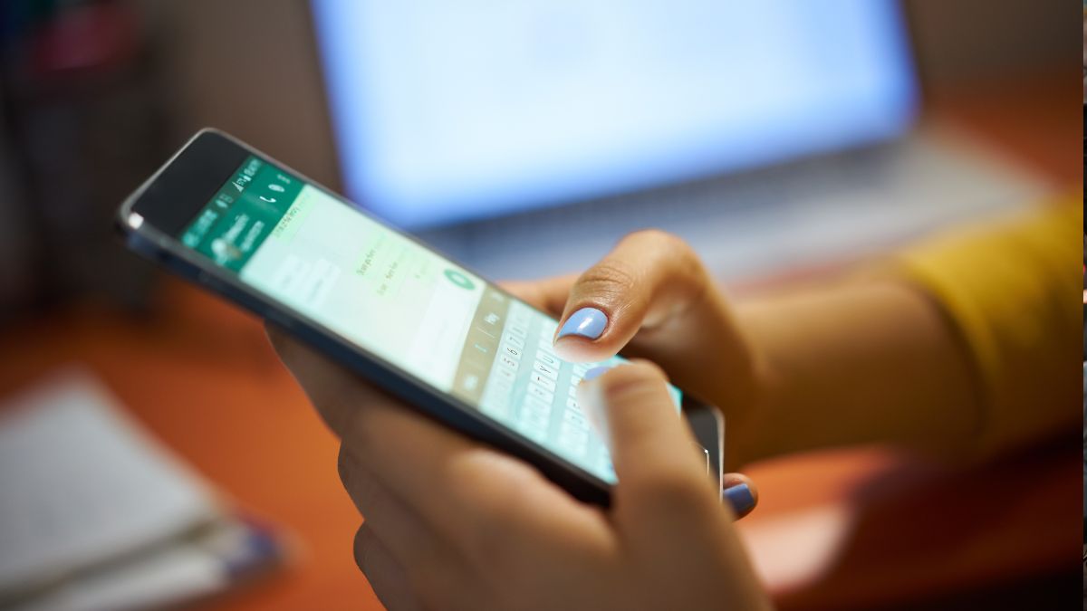 WhatsApp Working on New Contacts Hub to Show Online Users Instantly