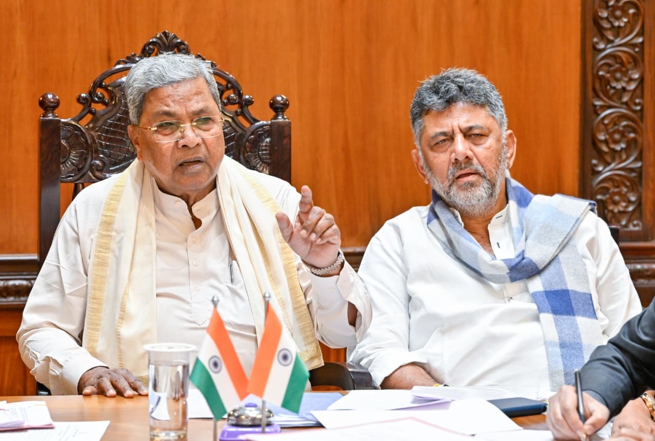 ಕರ್ನಾಟಕ ಸಿಎಂ ಕುರ್ಚಿ ಫೈಟ್‌ಗೆ ಮೇ ಅಂತ್ಯದಲ್ಲೇ ಕ್ಲೈಮ್ಯಾಕ್ಸ್? ಹೈಕಮಾಂಡ್‌ನಿಂದ ಸಿದ್ದರಾಮಯ್ಯ-ಡಿಕೆಶಿಗೆ ದಿಢೀರ್ ದೆಹಲಿ ಬುಲಾವ್!!