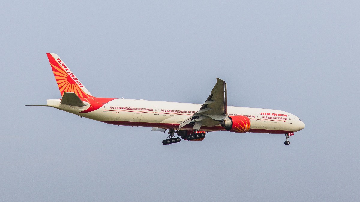 Air India Flight Briefly Enters Pakistan Airspace During Go-Around at Amritsar Airport