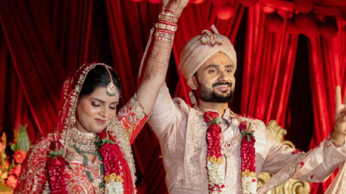 India Cricketer Akash Deep Ties the Knot in Varanasi, Viral Reply About Kohli, Dhoni and Rohit Steals the Show