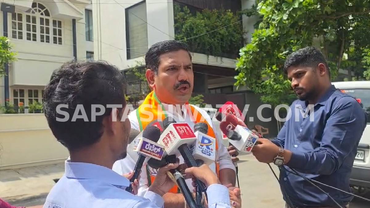 ಹೆಡ್‌ಲೈನ್ಸ್‌ಗಾಗಿ ರಾಷ್ಟ್ರೀಯ ಸಂಘಟನೆಯನ್ನು ಕೆಣಕುತ್ತಿದ್ದಾರಾ ಖರ್ಗೆ? ಡಾಲರ್ಸ್ ಕಾಲೋನಿಯಲ್ಲಿ ನಿಂತು ಕಾಂಗ್ರೆಸ್ ಸರ್ಕಾರದ ವಿರುದ್ಧ BJP ರಾಜ್ಯಾಧ್ಯಕ್ಷ ಕಿಡಿ!!