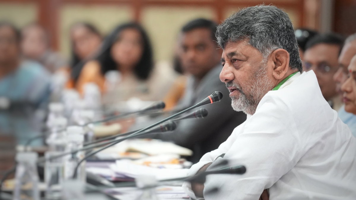 ಯಾರ ಒತ್ತಡಕ್ಕೂ ಮಣಿಯಬೇಡಿ, ಭ್ರಷ್ಟಾಚಾರಕ್ಕೆ ಬ್ರೇಕ್ ಹಾಕಿ - ಆಡಳಿತ ಯಂತ್ರಕ್ಕೆ ಚುರುಕು ಮುಟ್ಟಿಸಿದ ಸಿಎಂ ಡಿಕೆಶಿ!!