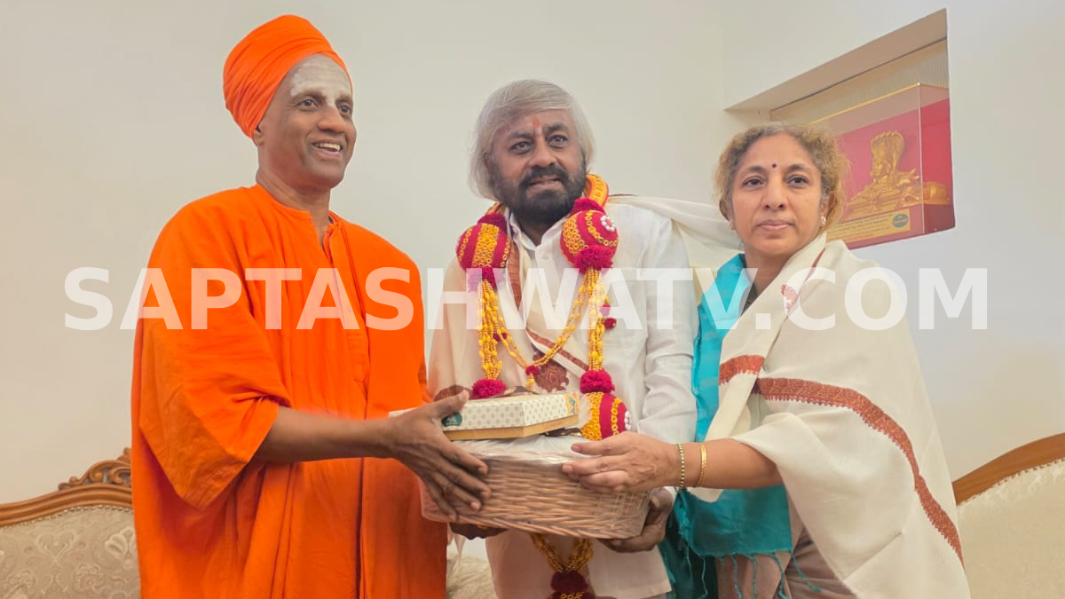 ಪ್ರಮಾಣವಚನದ ಬೆನ್ನಲ್ಲೇ ಈಶ್ವರ ಖಂಡ್ರೆಗೆ - ಸಿದ್ದಗಂಗಾ ಶ್ರೀಗಳ ಆಶೀರ್ವಾದ!!