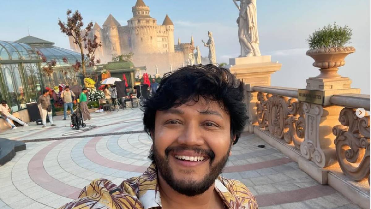 ಸಾಮಾನ್ಯ ಹುಡುಗನಿಂದ ಸ್ಯಾಂಡಲ್‌ವುಡ್ ಸಾಮ್ರಾಜ್ಯದ ಅಧಿಪತಿಯವರೆಗೆ - 