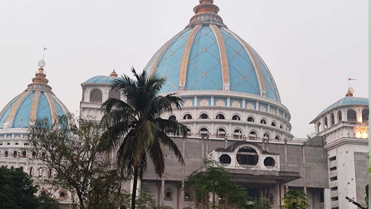 ISKCON Mid-Day Meals in Kolkata Schools Spark Nutrition Debate Over Eggs, Protein and Tradition