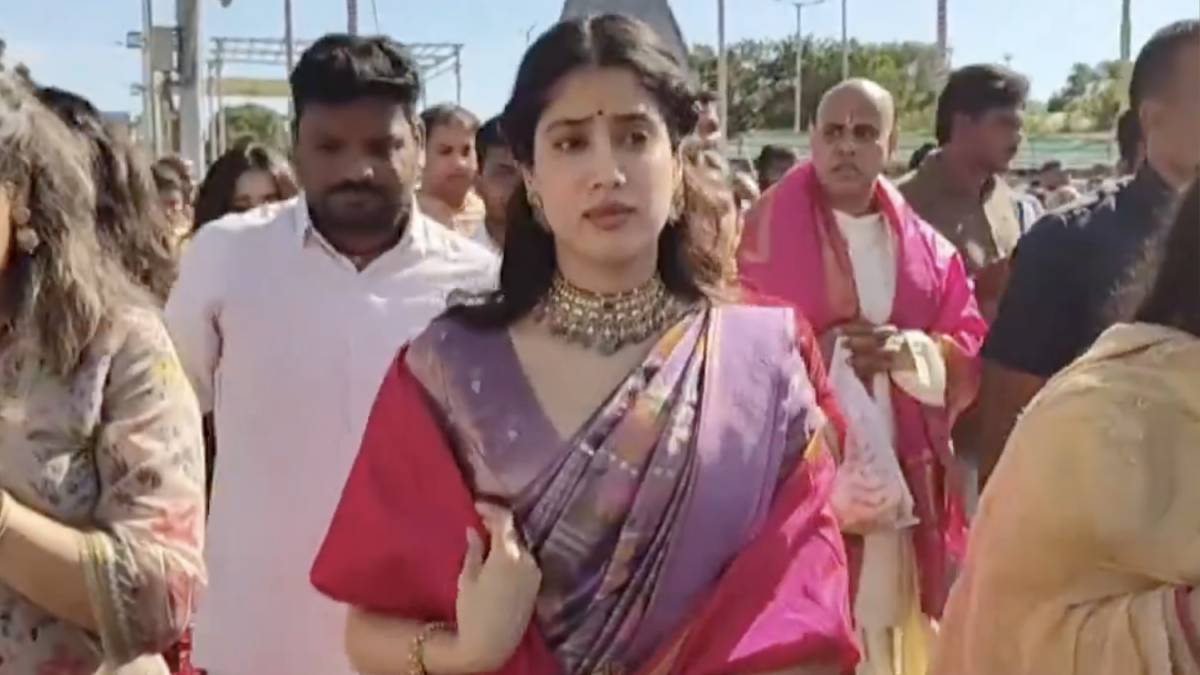 Janhvi Kapoor Offers Prayers at Tirumala Temple After Peddi Release