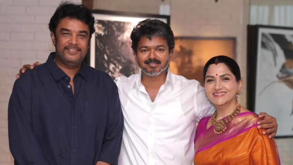 Actress Khushbu Sundar Invites Vijay to Daughter Avantika’s Wedding