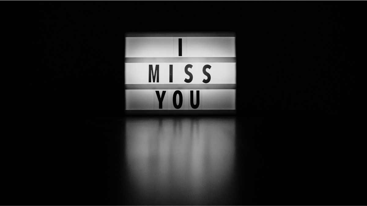 What Does “I Miss You” Really Mean? 5 Hidden Meanings Behind the Text and How to Respond