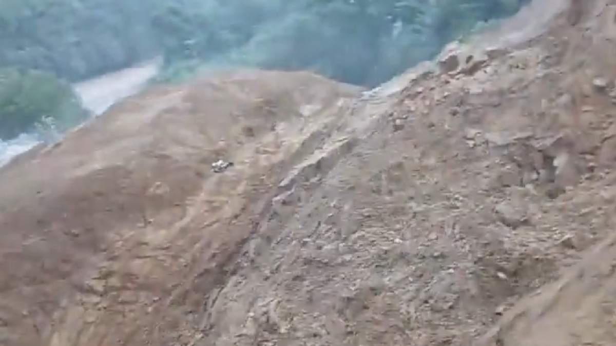 Motorcyclist Escapes Death as Massive Landslide Blocks Siji River, Dramatic Video Goes Viral